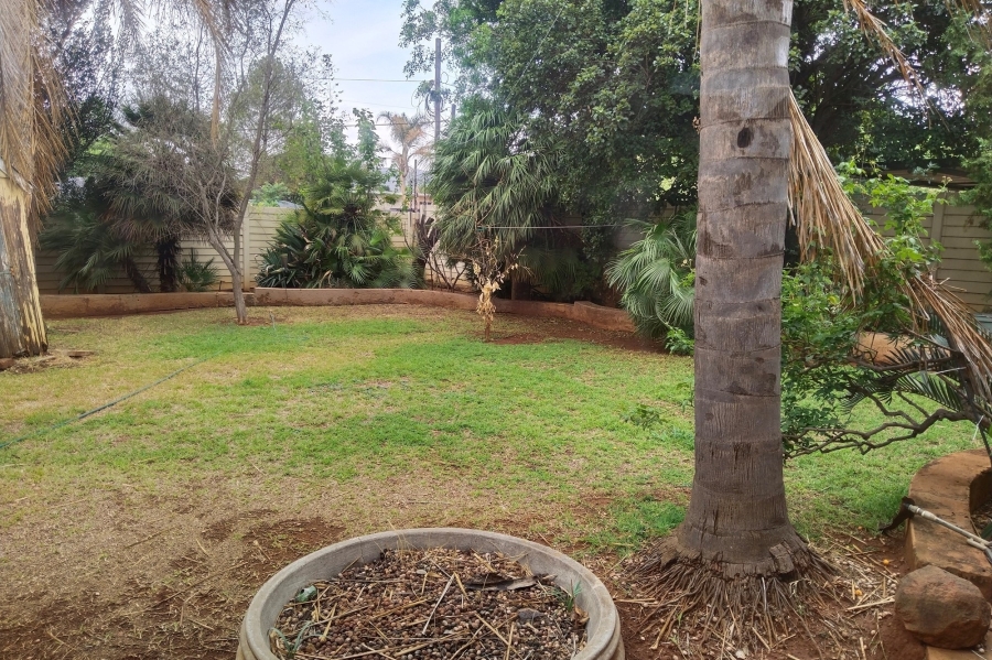 5 Bedroom Property for Sale in Meerhof North West